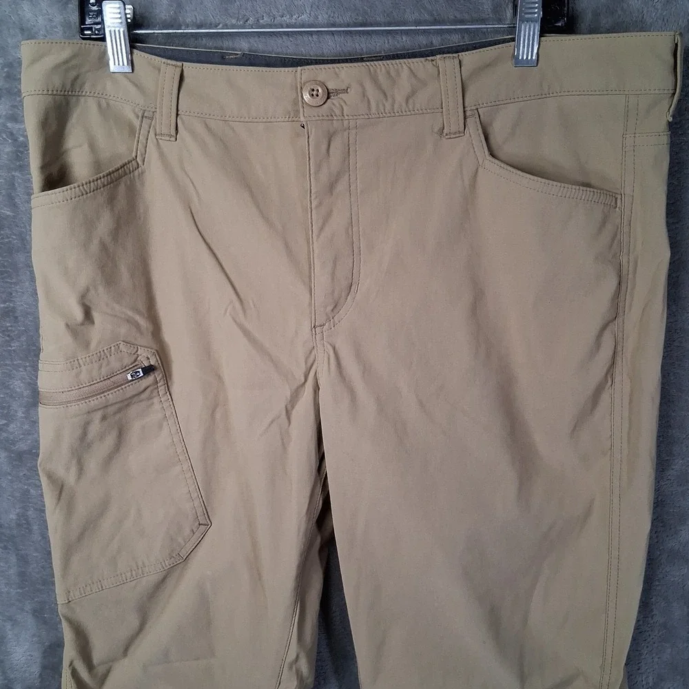 Eddie Bauer Rainer Cargo Pants Men Size 36x30 Khaki Mid-Rise Stretch UPF DWR